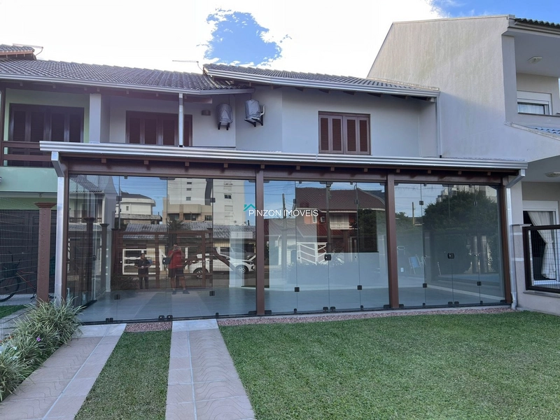 SOBRADO MOBILIADO À VENDA EM ARROIO DO SAL: 1ª foto da galeria de imagens do imóvel