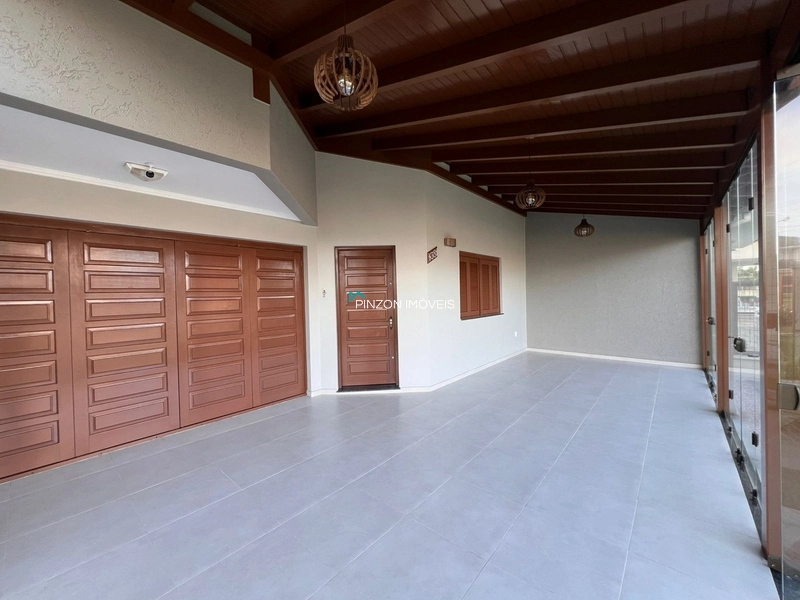 SOBRADO MOBILIADO À VENDA EM ARROIO DO SAL: 4ª foto da galeria de imagens do imóvel