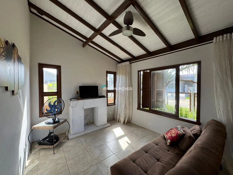 CASA COM PISCINA A 250M DA PRAIA: 8ª foto da galeria de imagens do imóvel