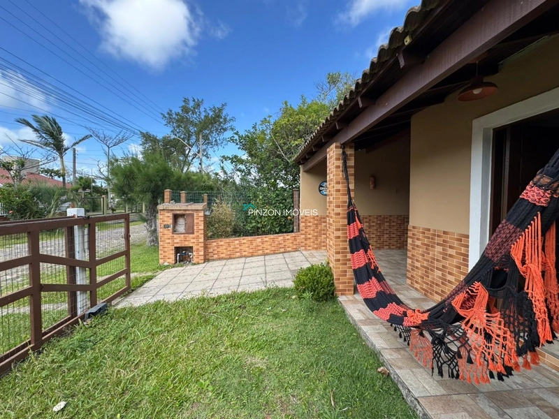 CASA COM PISCINA A 250M DA PRAIA: 4ª foto da galeria de imagens do imóvel