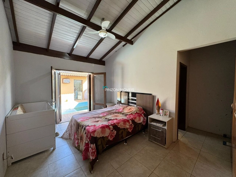 CASA COM PISCINA A 250M DA PRAIA: 10ª foto da galeria de imagens do imóvel