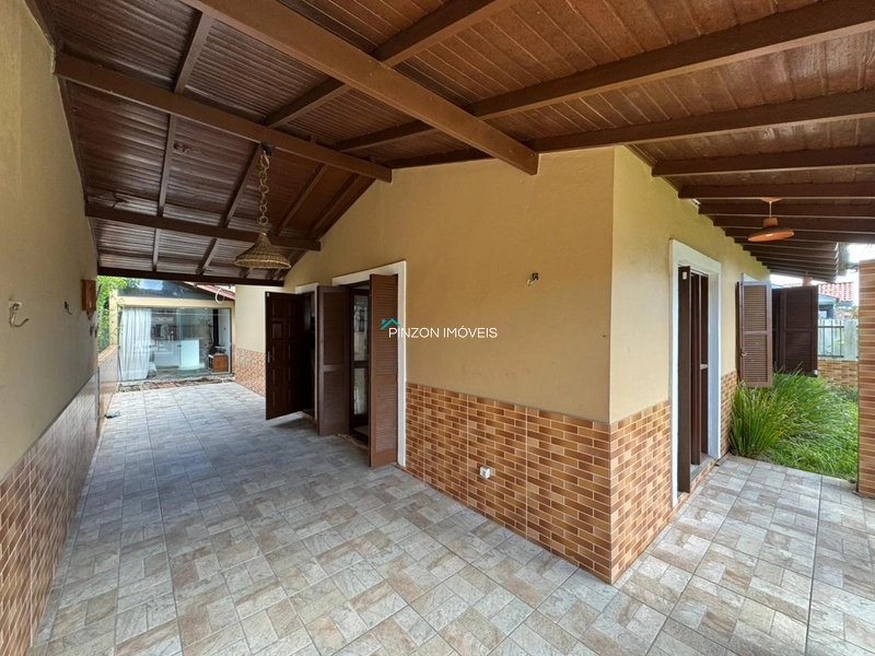 CASA COM PISCINA A 250M DA PRAIA: 5ª foto da galeria de imagens do imóvel