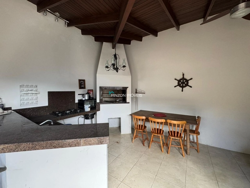 CASA COM PISCINA A 250M DA PRAIA: 17ª foto da galeria de imagens do imóvel