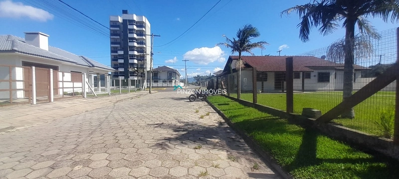 CASA NOVA, MOBILIADA E EM TERRENO DUPLO: 33ª foto da galeria de imagens do imóvel
