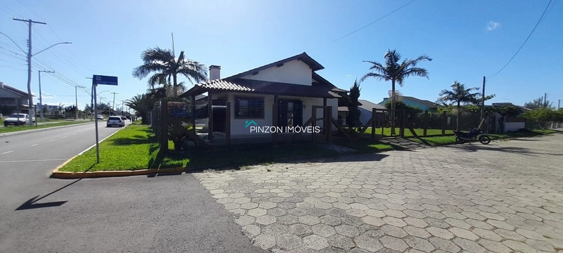 CASA NOVA, MOBILIADA E EM TERRENO DUPLO: 4ª foto da galeria de imagens do imóvel