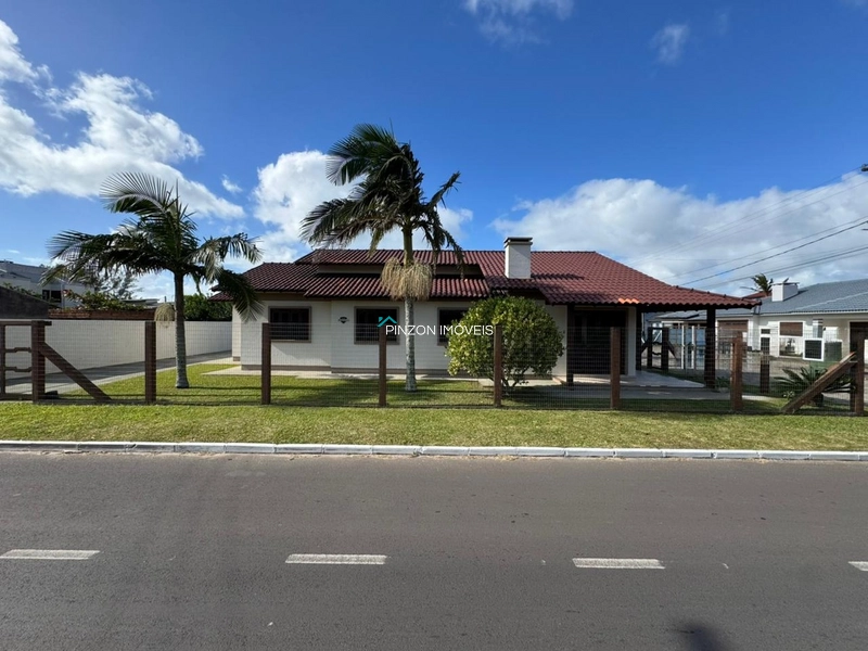 CASA NOVA, MOBILIADA E EM TERRENO DUPLO