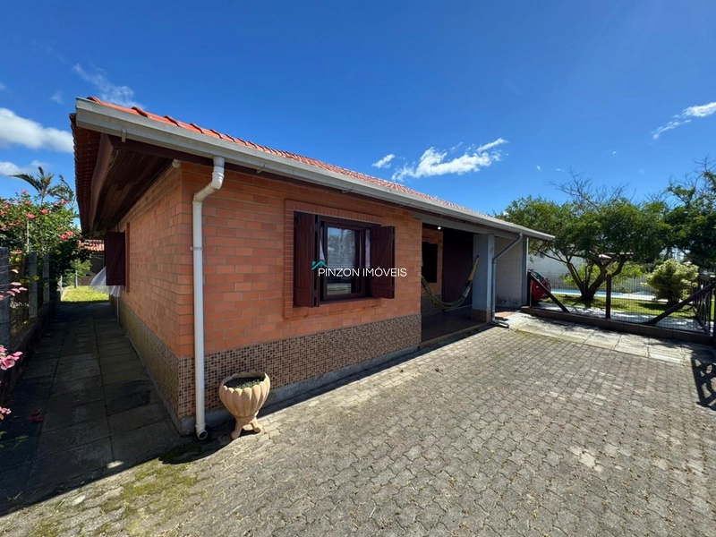 CASA A POUCOS METROS DO MAR.: 2ª foto da galeria de imagens do imóvel