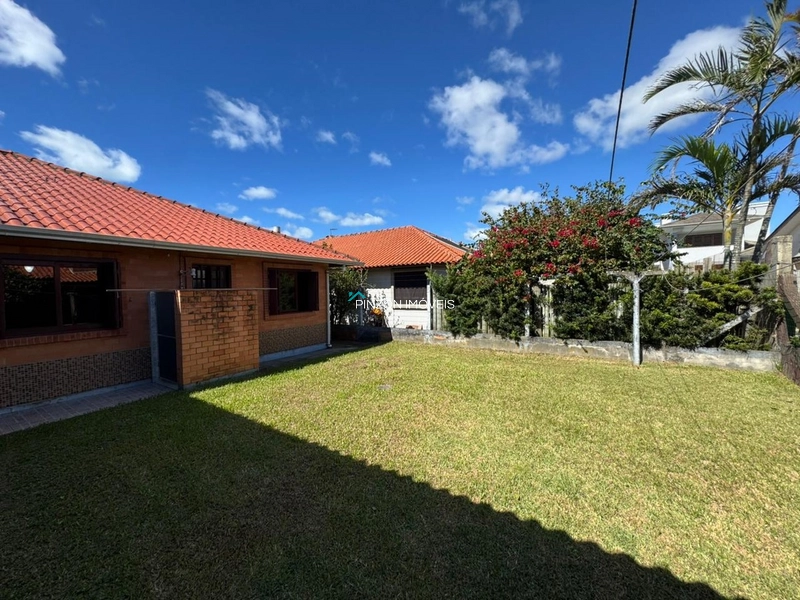 CASA A POUCOS METROS DO MAR.: 3ª foto da galeria de imagens do imóvel