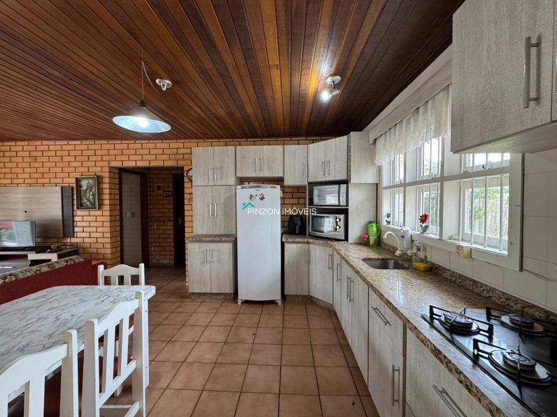 CASA A 50M DA PRAIA EM ATLÂNTIDA SUL: 8ª foto da galeria de imagens do imóvel