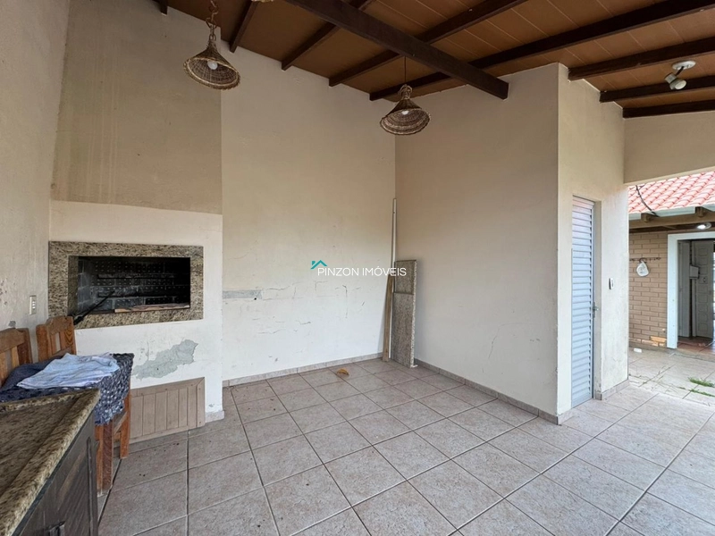 CASA A 50M DA PRAIA EM ATLÂNTIDA SUL: 4ª foto da galeria de imagens do imóvel