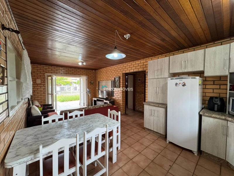 CASA A 50M DA PRAIA EM ATLÂNTIDA SUL: 9ª foto da galeria de imagens do imóvel