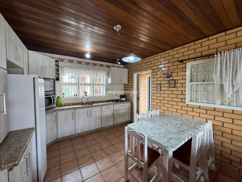 CASA A 50M DA PRAIA EM ATLÂNTIDA SUL: 6ª foto da galeria de imagens do imóvel