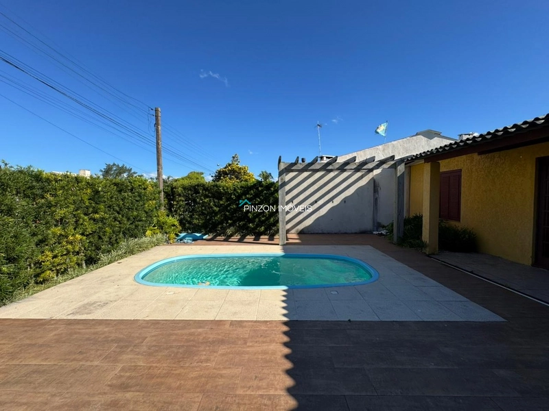 CASA COM PISCINA.: 6ª foto da galeria de imagens do imóvel