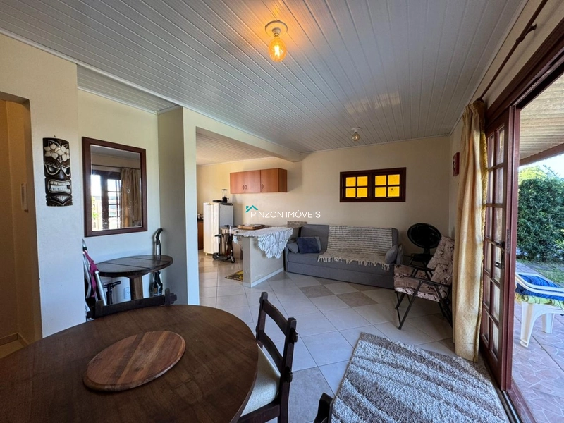 CASA COM PISCINA.: 13ª foto da galeria de imagens do imóvel