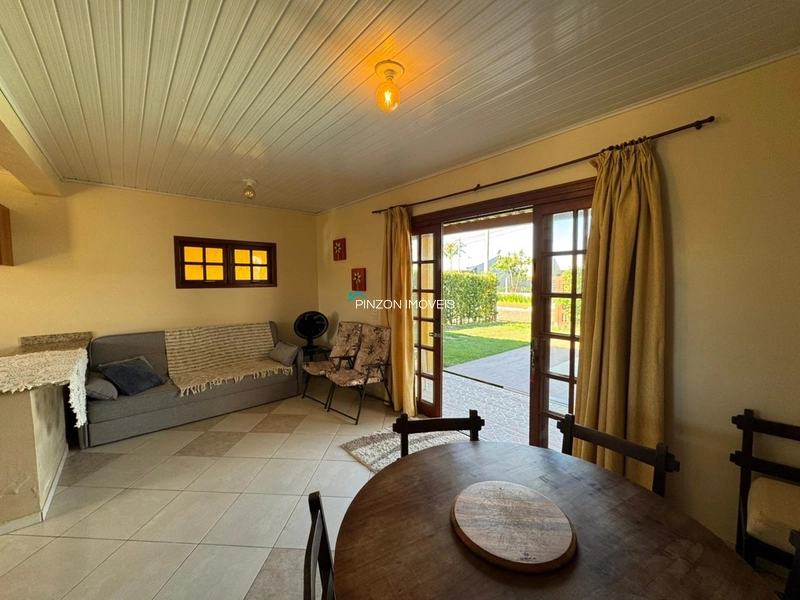 CASA COM PISCINA.: 12ª foto da galeria de imagens do imóvel