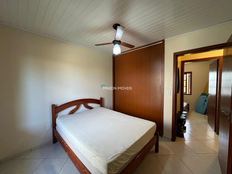 CASA COM PISCINA.: 20ª foto da galeria de imagens do imóvel