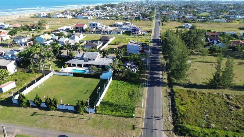 TERRENO DE ESQUINA NA INTERPRAIAS NORTE – A 150 METROS DO MAR!: 3ª foto da galeria de imagens do imóvel