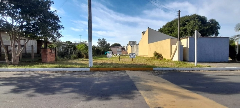 TERRENO NA MALINSKY EM ARROIO DO SAL, EM RUA PAVIMENTADA!: 1ª foto da galeria de imagens do imóvel