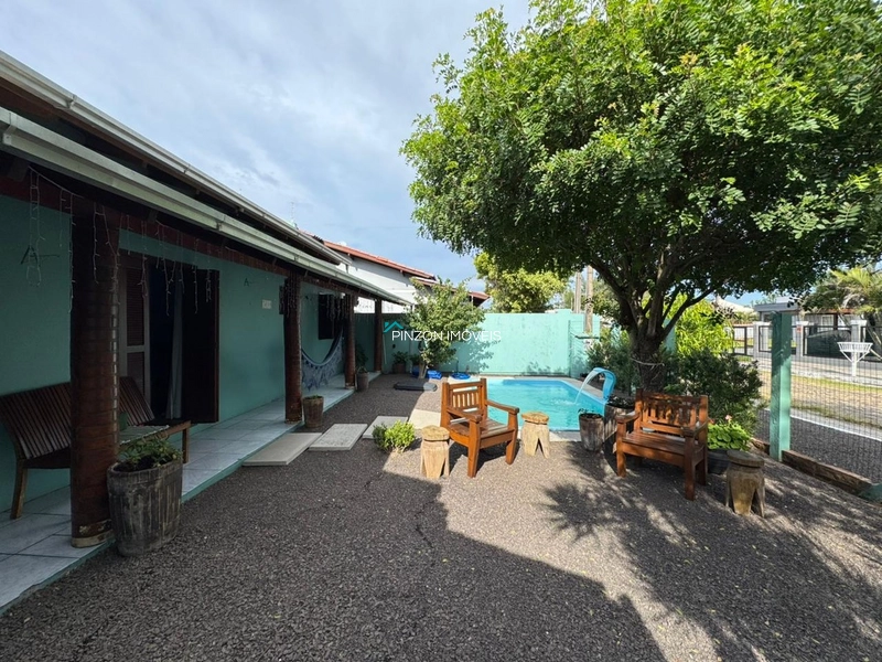 CASA COM PISCINA - ATLÂNTIDA SUL: 2ª foto da galeria de imagens do imóvel