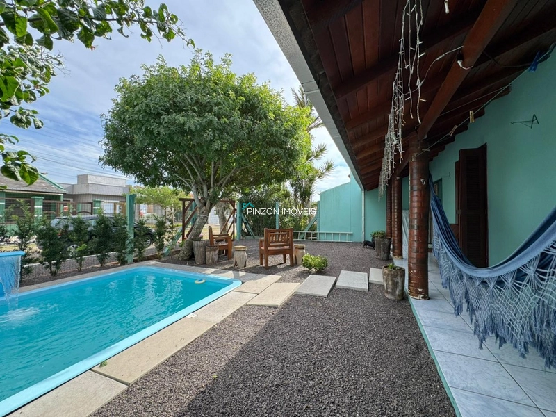 CASA COM PISCINA - ATLÂNTIDA SUL: 4ª foto da galeria de imagens do imóvel