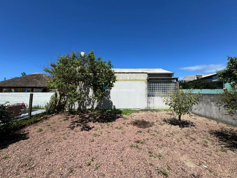 CASA A 400 METROS DA PRAIA EM ATLÂNTIDA SUL: 3ª foto da galeria de imagens do imóvel