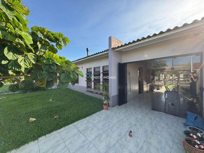 CASA EM EXCELENTE LOCALIZAÇÃO.: 1ª foto da galeria de imagens do imóvel