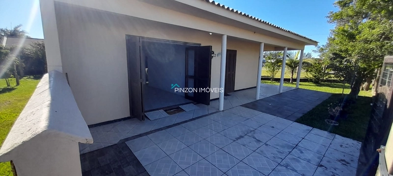 ÓTIMA CASA COM TERRENO DE 515 M² NA INTERPRAIAS NORTE EM ARROIO DO SAL: 3ª foto da galeria de imagens do imóvel