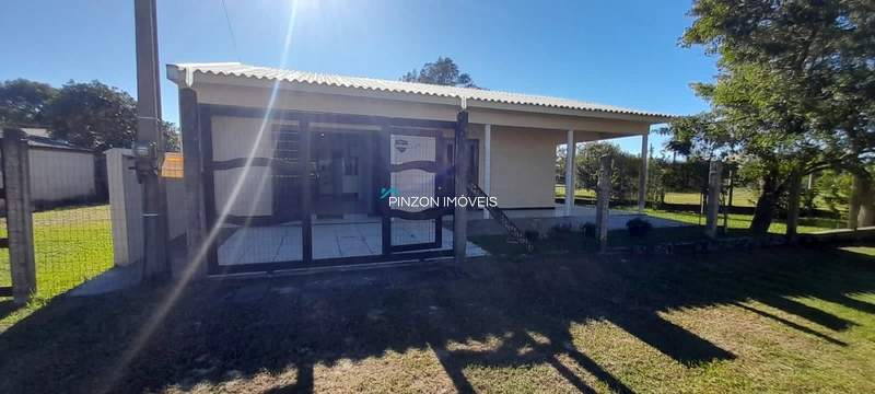 ÓTIMA CASA COM TERRENO DE 515 M² NA INTERPRAIAS NORTE EM ARROIO DO SAL: 1ª foto da galeria de imagens do imóvel