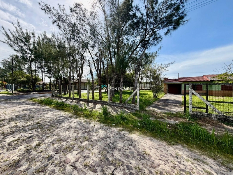 Casa a poucos metros da praia!: 10ª foto da galeria de imagens do imóvel