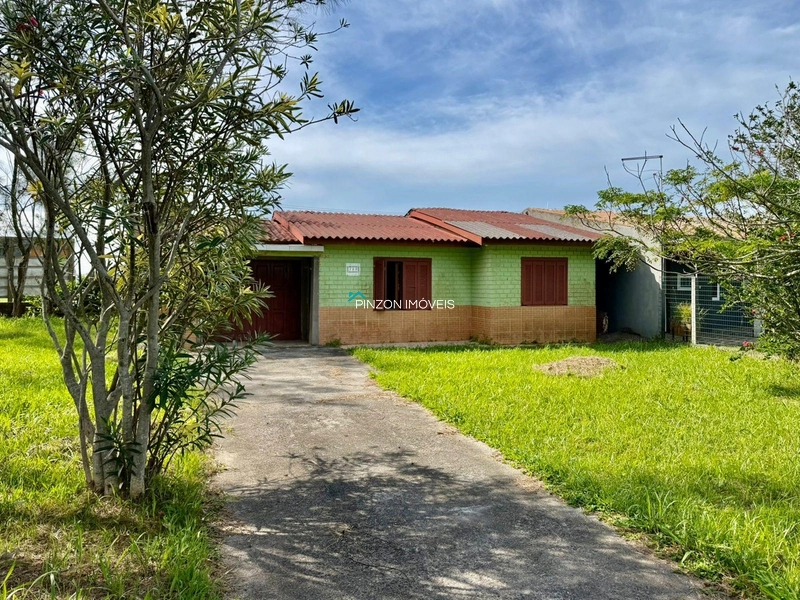 Casa a poucos metros da praia!: 1ª foto da galeria de imagens do imóvel