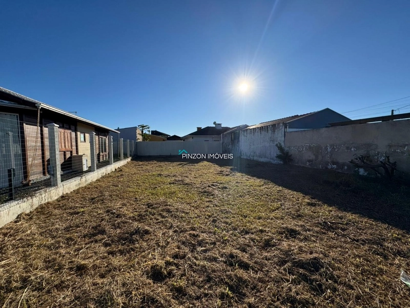 TERRENO A 350 METROS DA PRAIA: 1ª foto da galeria de imagens do imóvel