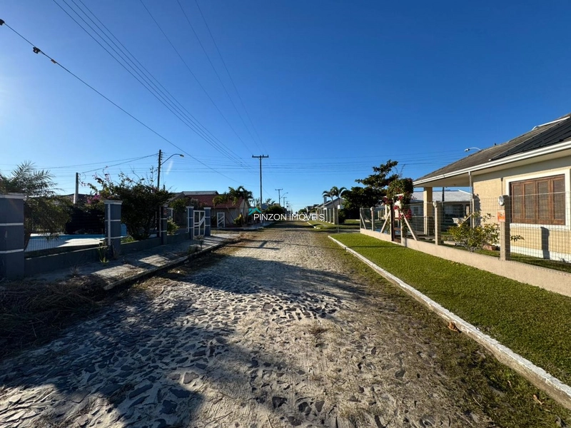 TERRENO A 350 METROS DA PRAIA: 3ª foto da galeria de imagens do imóvel