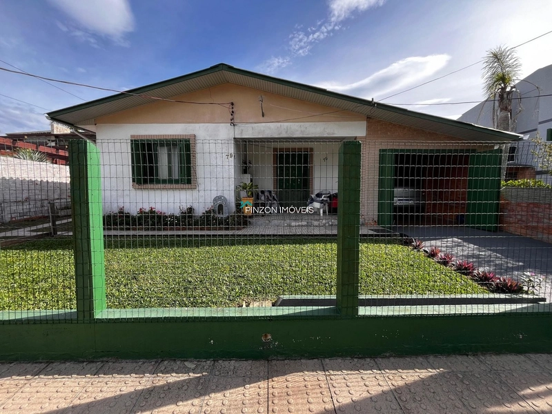 Casa no Centro de Arroio do Sal!: 1ª foto da galeria de imagens do imóvel