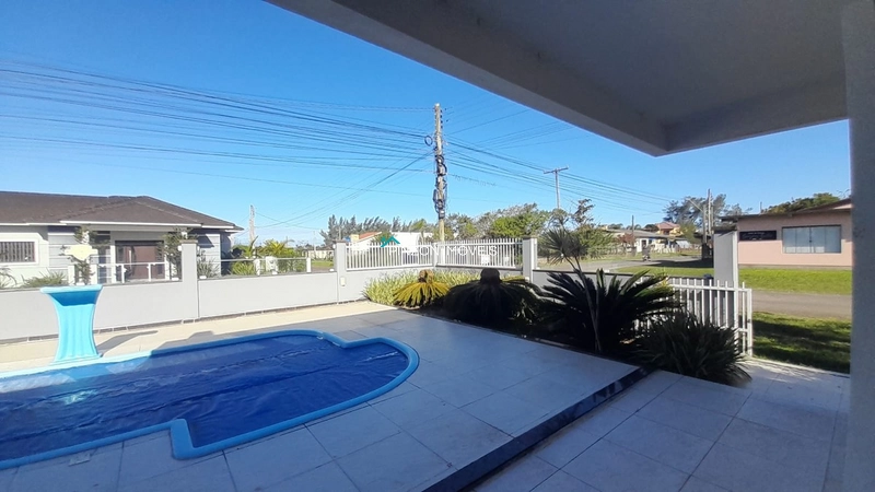 BELA CASA DE ESQUINA COM PISCINA AQUECIDA EM ARROIO DO SAL...: 9ª foto da galeria de imagens do imóvel