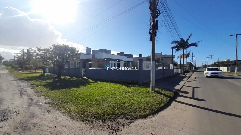 BELA CASA DE ESQUINA COM PISCINA AQUECIDA EM ARROIO DO SAL...: 6ª foto da galeria de imagens do imóvel
