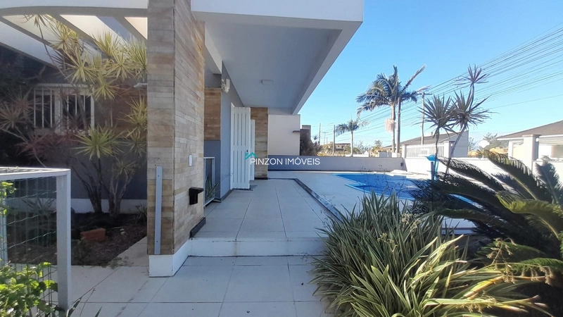 BELA CASA DE ESQUINA COM PISCINA AQUECIDA EM ARROIO DO SAL...: 12ª foto da galeria de imagens do imóvel