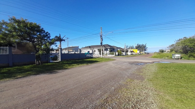BELA CASA DE ESQUINA COM PISCINA AQUECIDA EM ARROIO DO SAL...: 4ª foto da galeria de imagens do imóvel