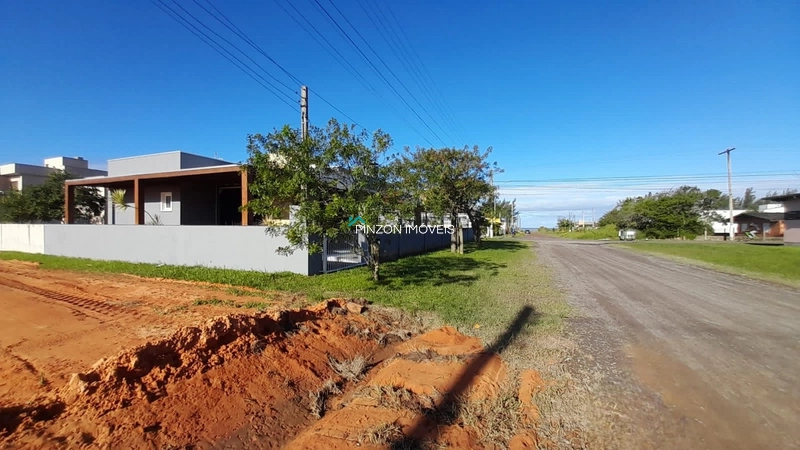 BELA CASA DE ESQUINA COM PISCINA AQUECIDA EM ARROIO DO SAL...: 8ª foto da galeria de imagens do imóvel