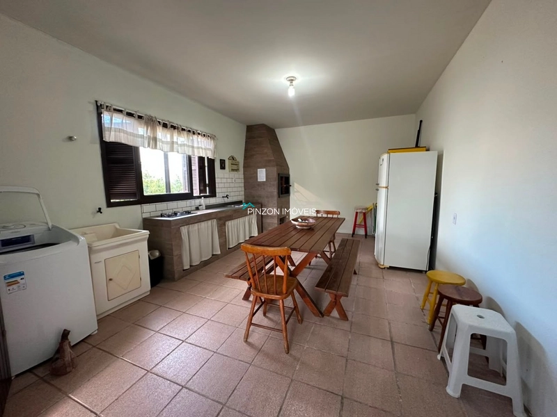 CASA COM PISCINA A 400M DA PRAIA: 13ª foto da galeria de imagens do imóvel