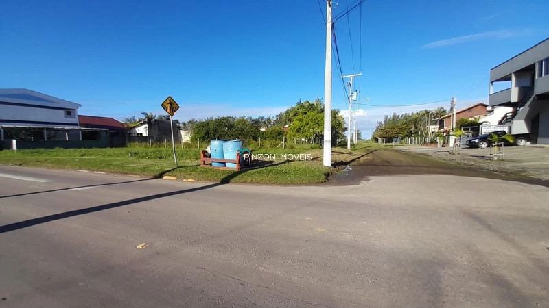 TERRENO DE ESQUINA NA INTERPRAIAS EM ARROIO DO SAL!: 1ª foto da galeria de imagens do imóvel