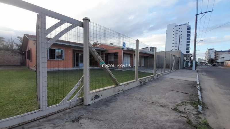 CASA NO CENTRO DE AREIAS BRANCAS EM ARROIO DO SAL.: 2ª foto da galeria de imagens do imóvel