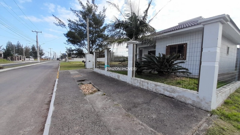 ÓTIMA CASA BEM DISTRIBUIDA PRÓXIMA DO MAR EM ARROIO DO SAL!: 4ª foto da galeria de imagens do imóvel