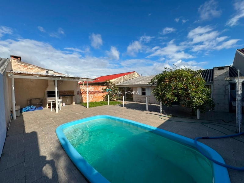 Casa com Piscina á 300 metros da praia.: 16ª foto da galeria de imagens do imóvel