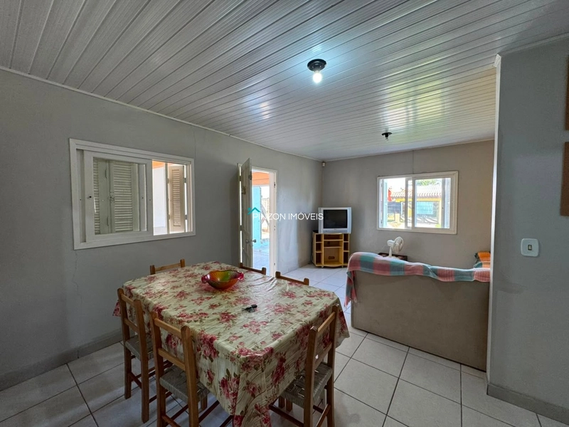 Casa com Piscina á 300 metros da praia.: 4ª foto da galeria de imagens do imóvel
