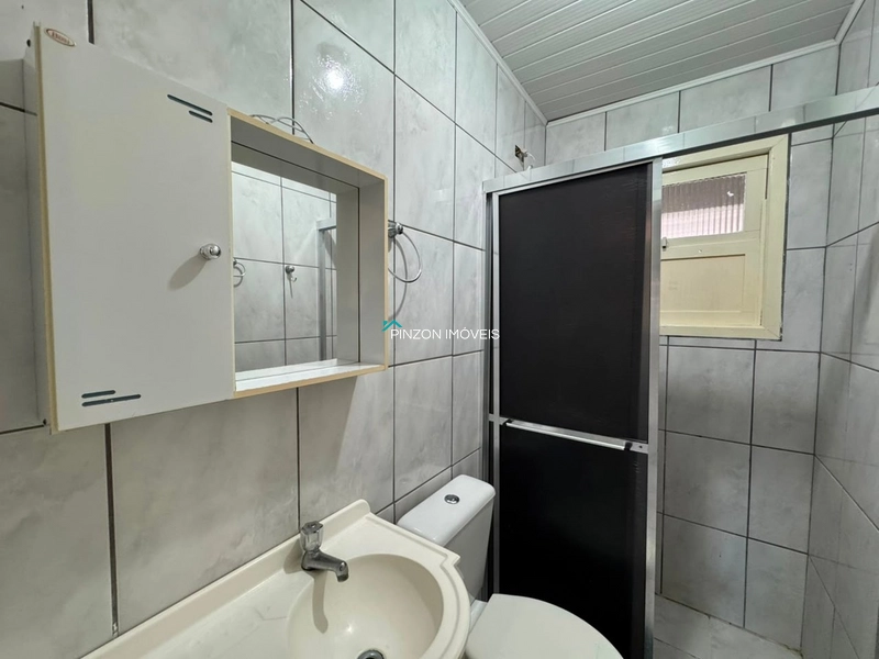 Casa com Piscina á 300 metros da praia.: 9ª foto da galeria de imagens do imóvel
