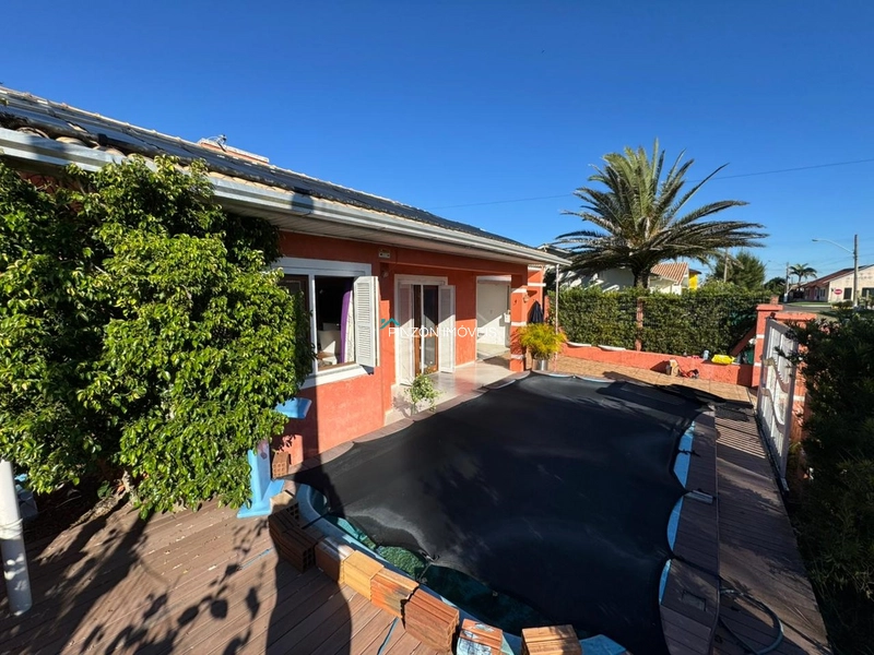CASA A 250M DO MAR COM PISCINA AQUECIDA: 1ª foto da galeria de imagens do imóvel