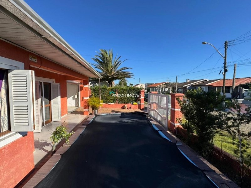 CASA A 250M DO MAR COM PISCINA AQUECIDA: 2ª foto da galeria de imagens do imóvel