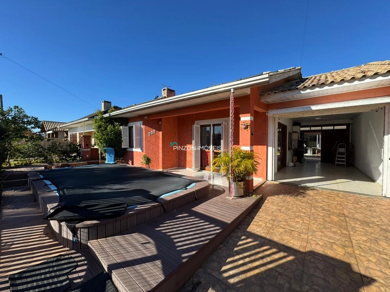 CASA A 250M DO MAR COM PISCINA AQUECIDA: 3ª foto da galeria de imagens do imóvel