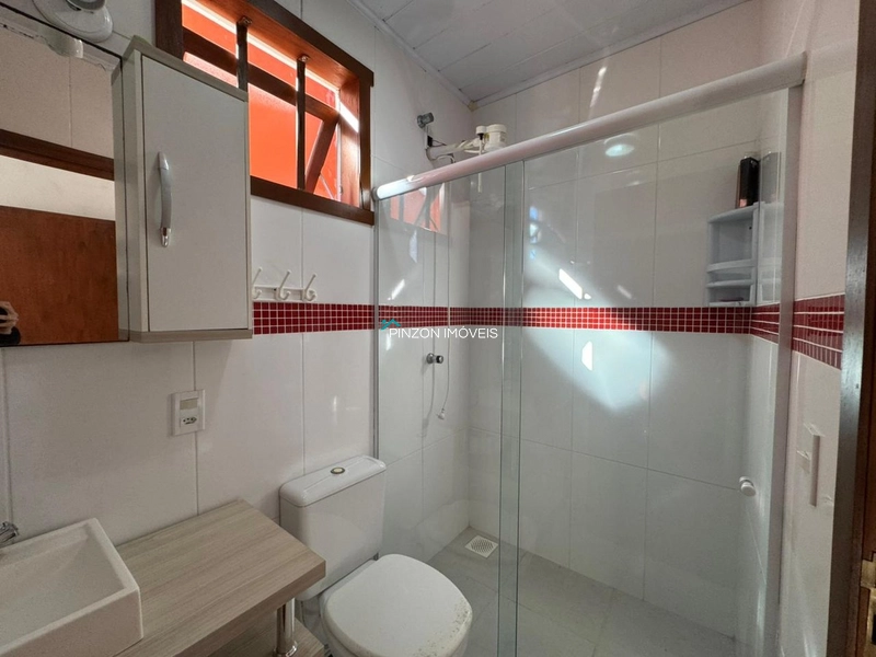 CASA A 250M DO MAR COM PISCINA AQUECIDA: 8ª foto da galeria de imagens do imóvel