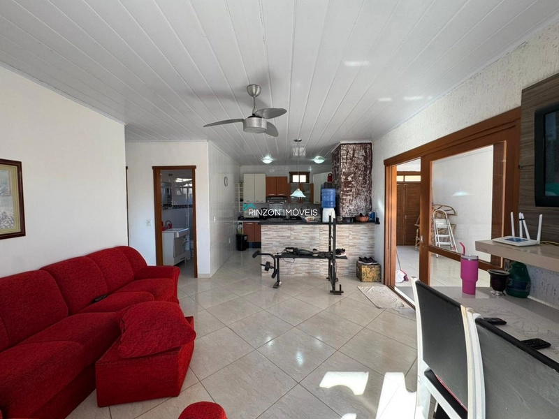 CASA A 250M DO MAR COM PISCINA AQUECIDA: 9ª foto da galeria de imagens do imóvel